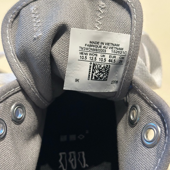 Converse Men's Sneakers in Gray and White NEW - Picture 6 of 6
